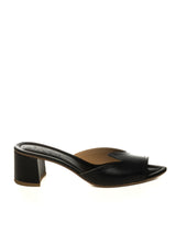 Schwarz